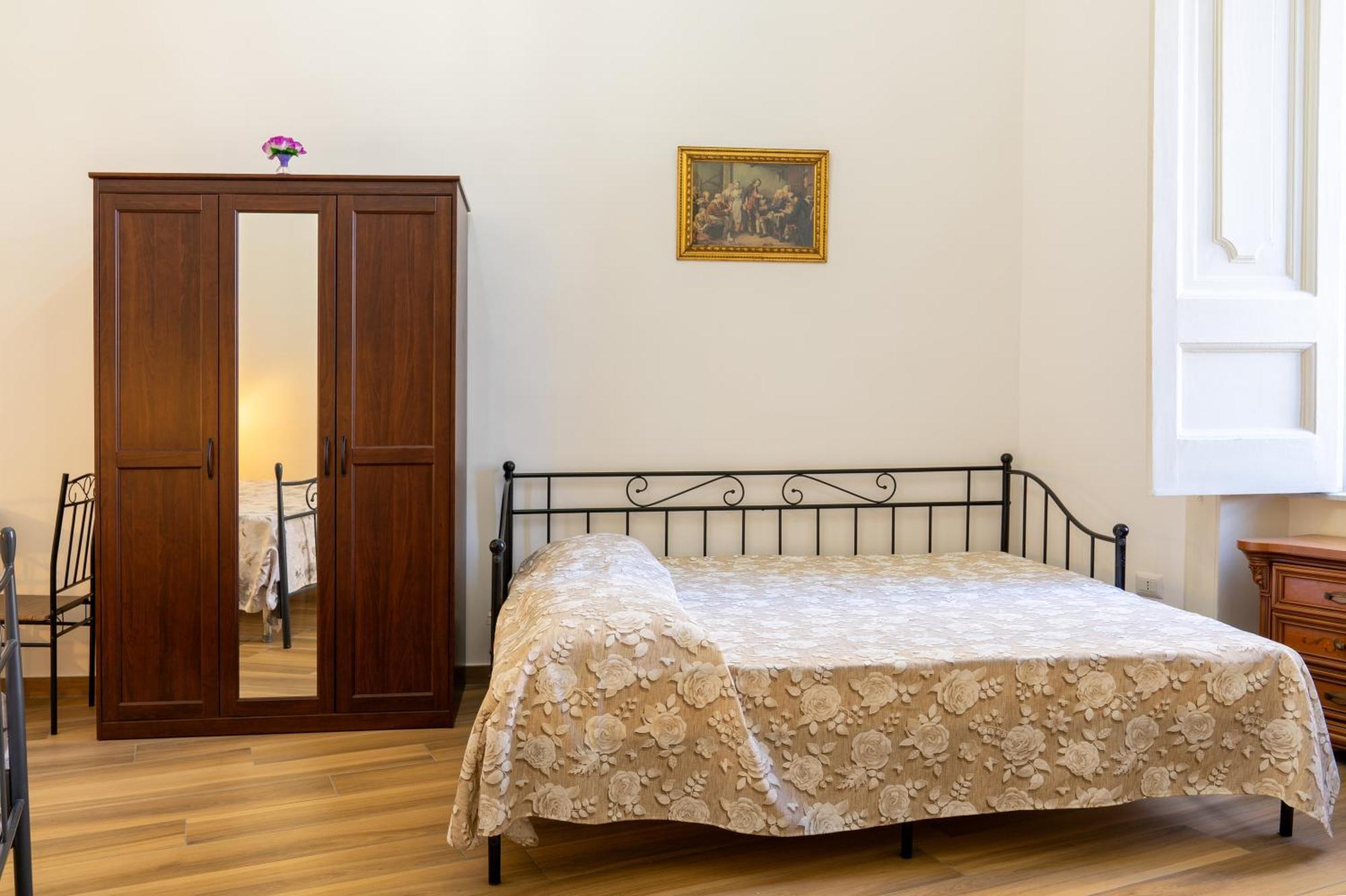 B&B Palazzo Sersale Napoli Eksteriør billede