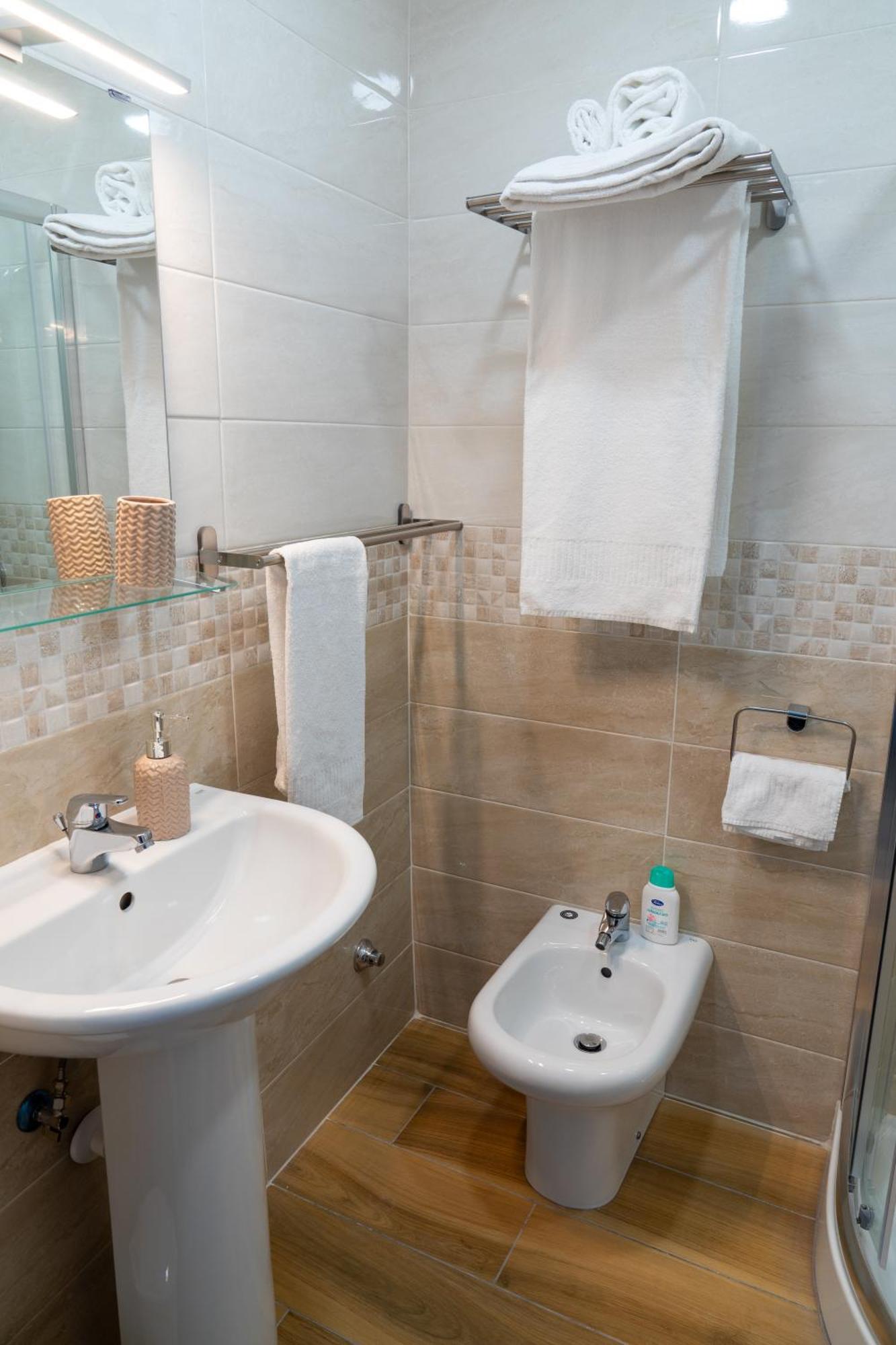 B&B Palazzo Sersale Napoli Eksteriør billede
