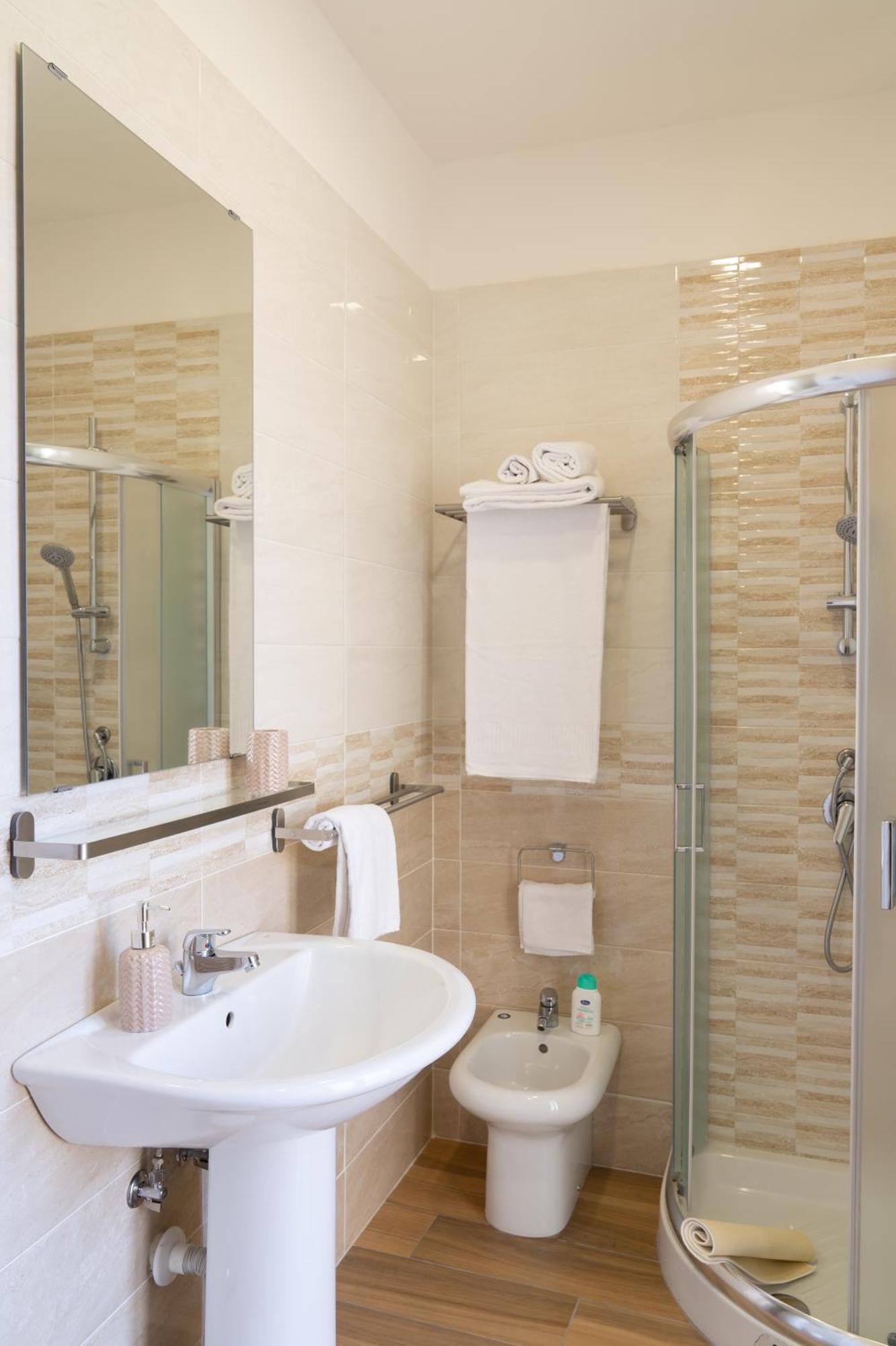 B&B Palazzo Sersale Napoli Eksteriør billede