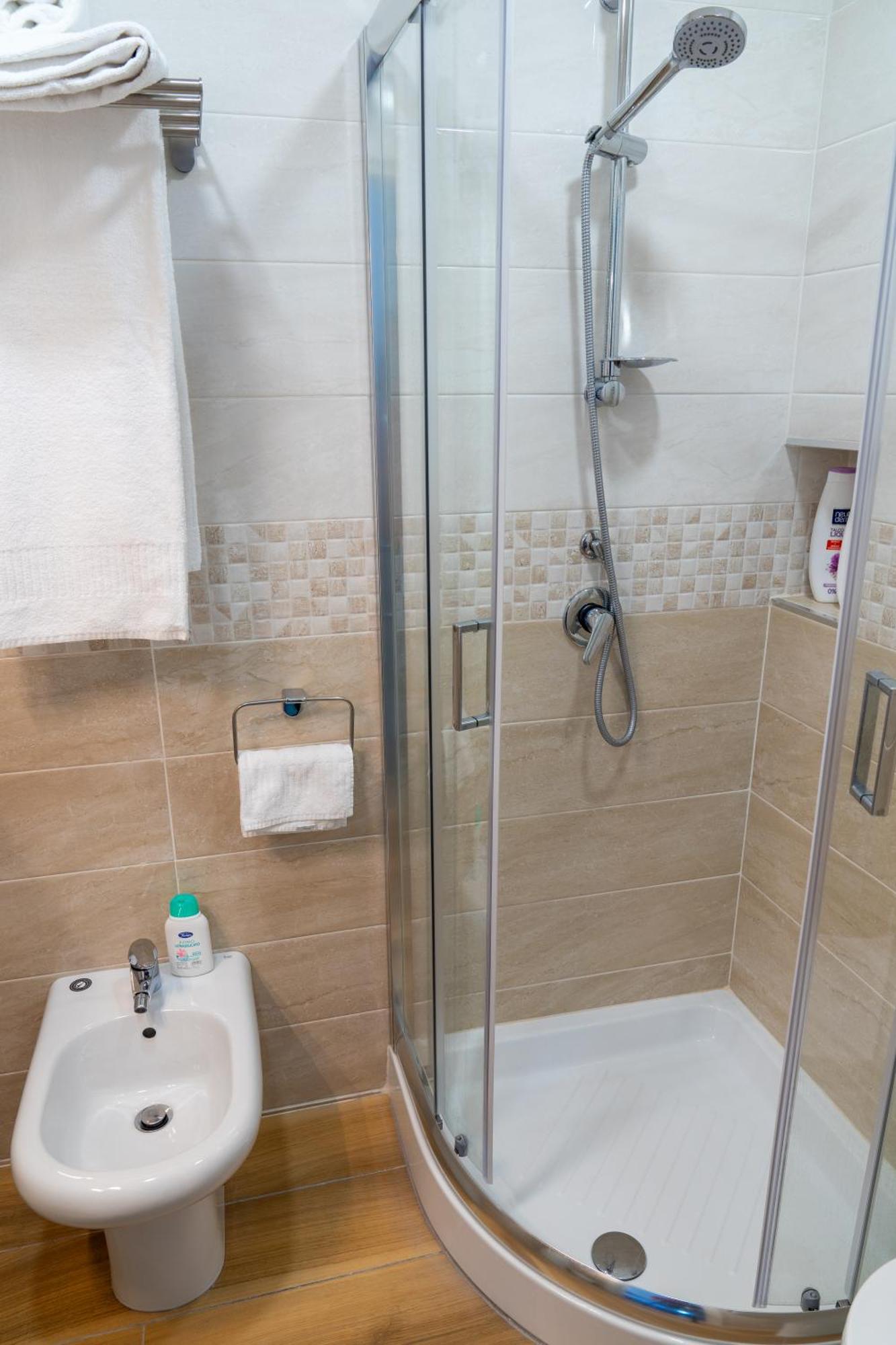 B&B Palazzo Sersale Napoli Eksteriør billede